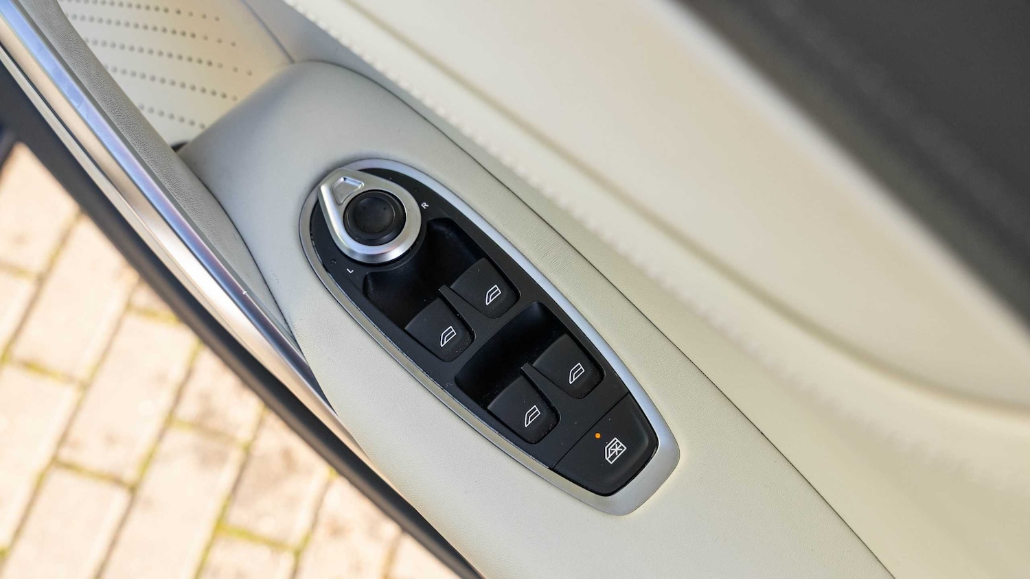 Used Aston Martin DBX 2022 for sale - 76842965: Photo 23