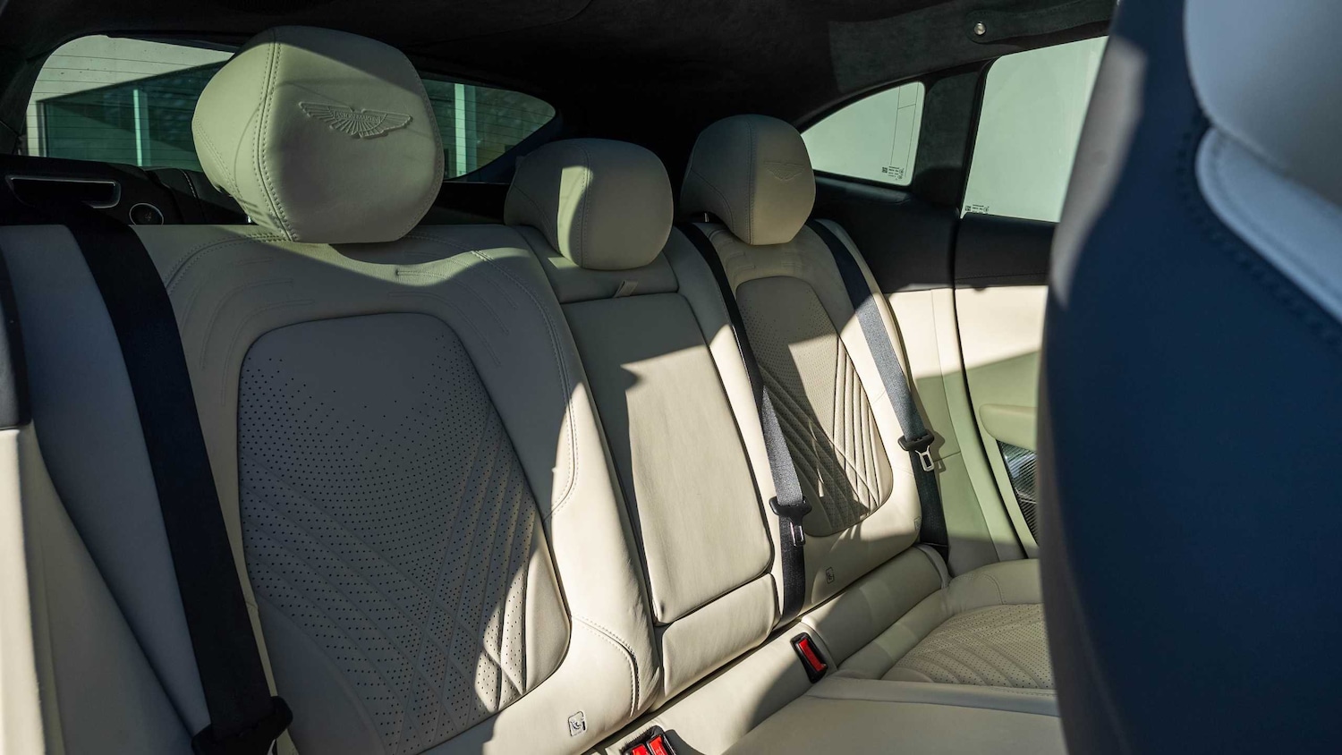 Used Aston Martin DBX 2022 for sale - 76842965: Photo 29