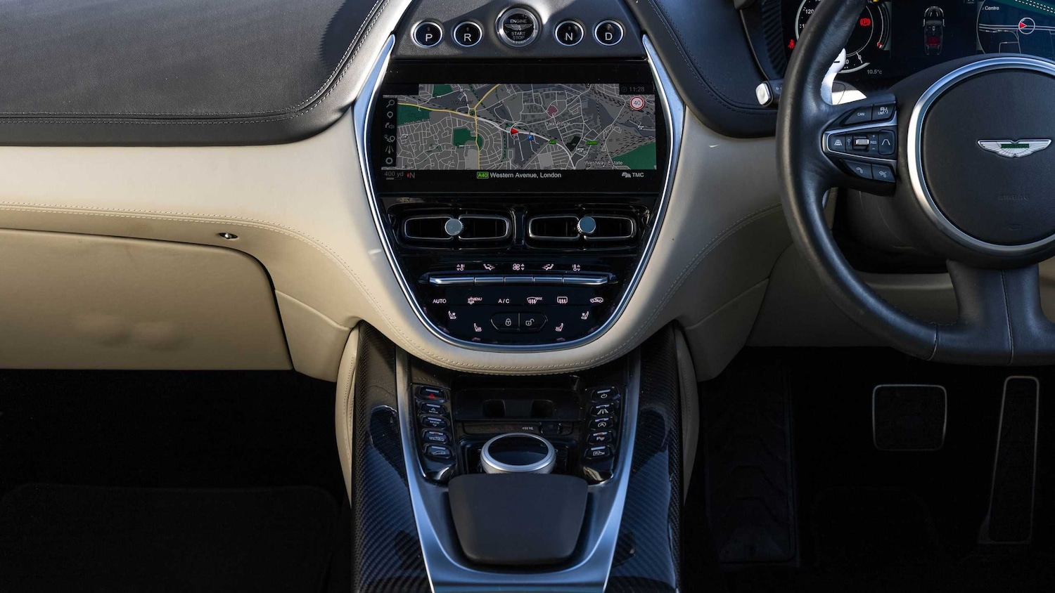 Used Aston Martin DBX 2022 for sale - 76842965: Photo 32