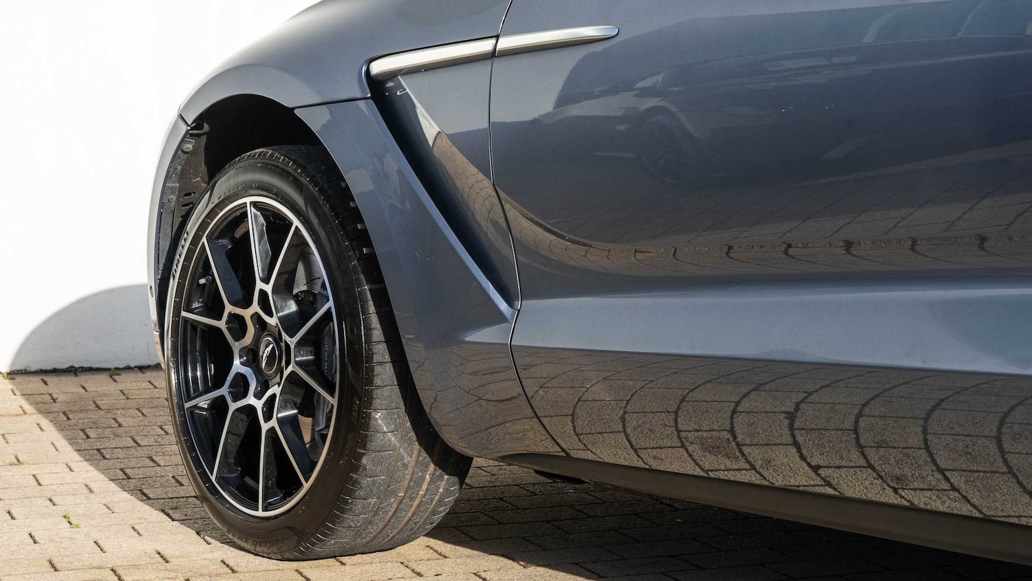 Used Aston Martin DBX 2022 for sale - 76842965: Photo 9