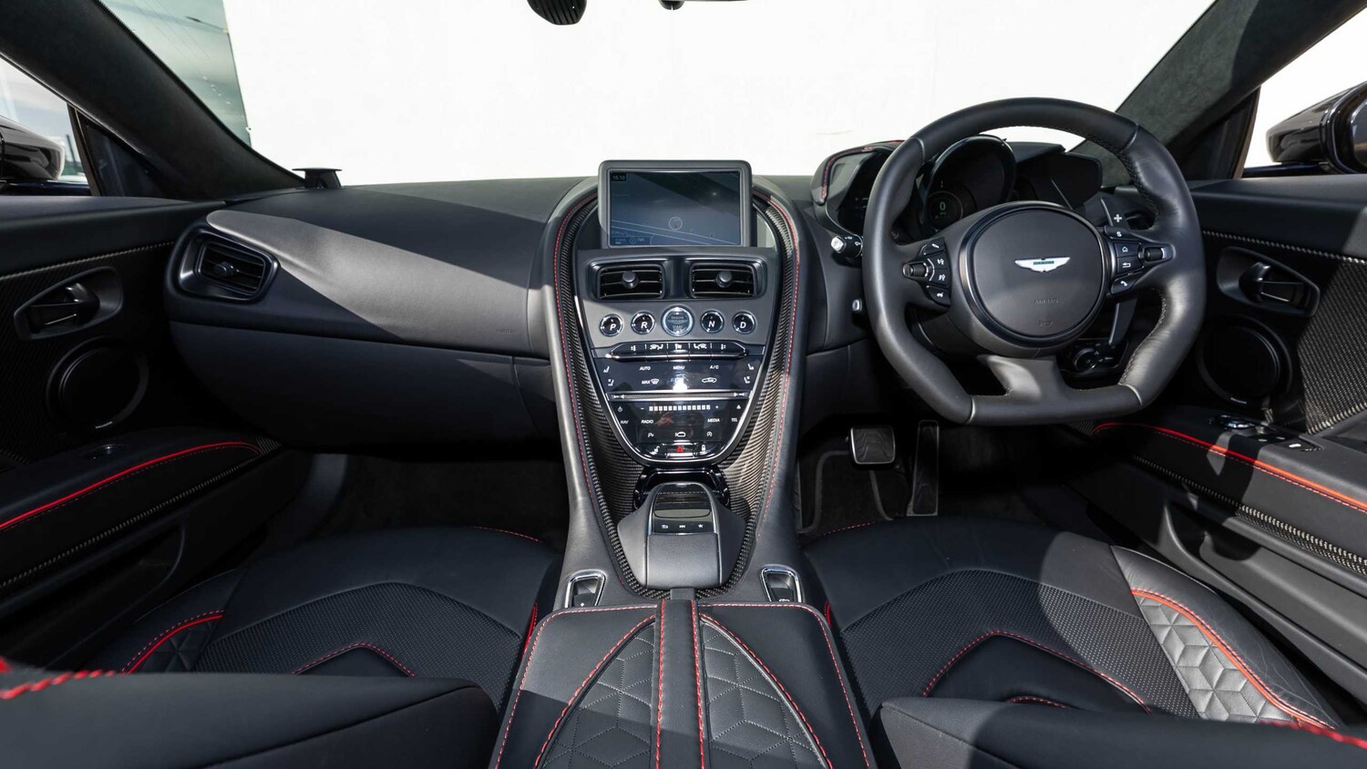 Used Aston Martin DBS 2022 for sale - 78089562: Photo 11