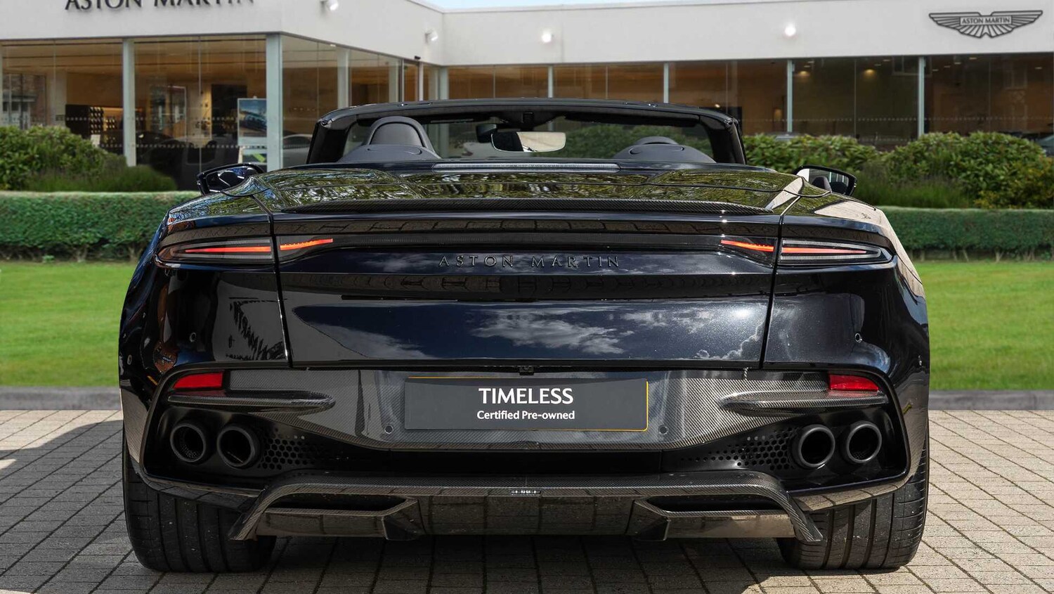 Used Aston Martin DBS 2022 for sale - 78089562: Photo 15