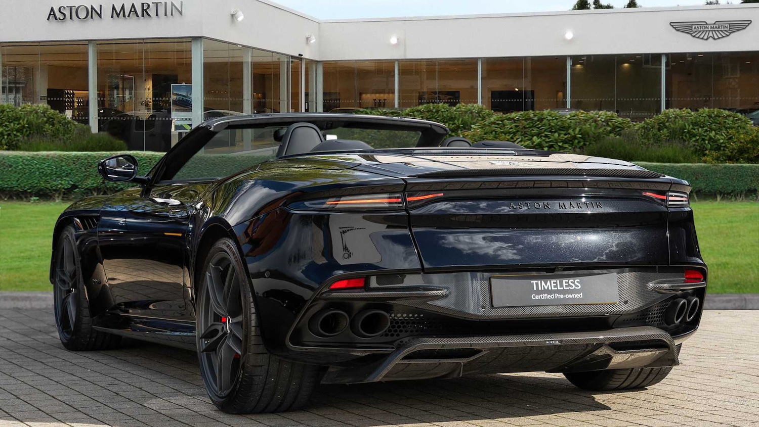 Used Aston Martin DBS 2022 for sale - 78089562: Photo 2