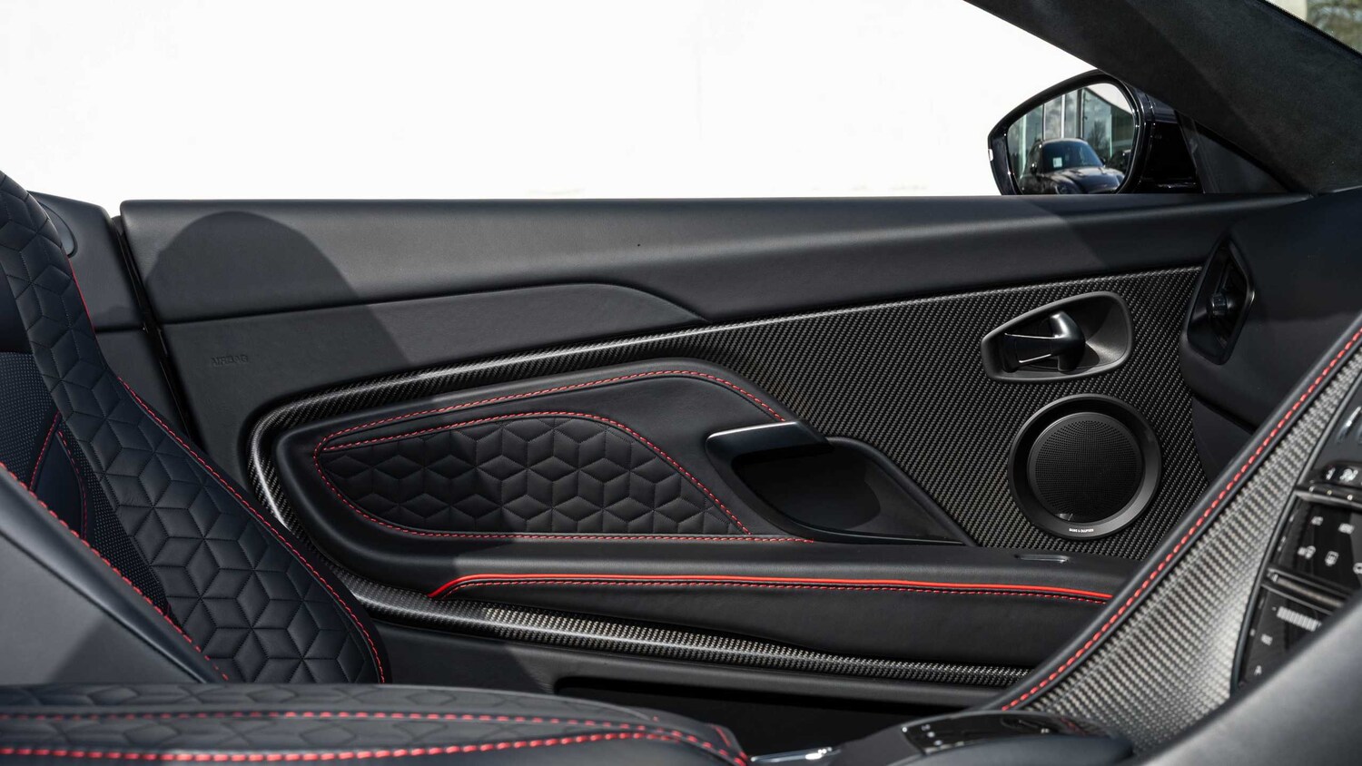 Used Aston Martin DBS 2022 for sale - 78089562: Photo 23