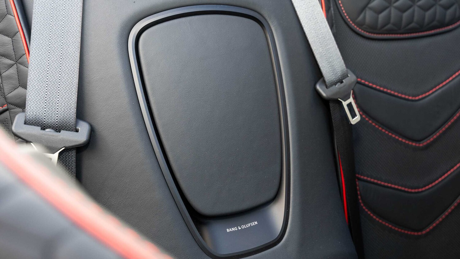 Used Aston Martin DBS 2022 for sale - 78089562: Photo 24