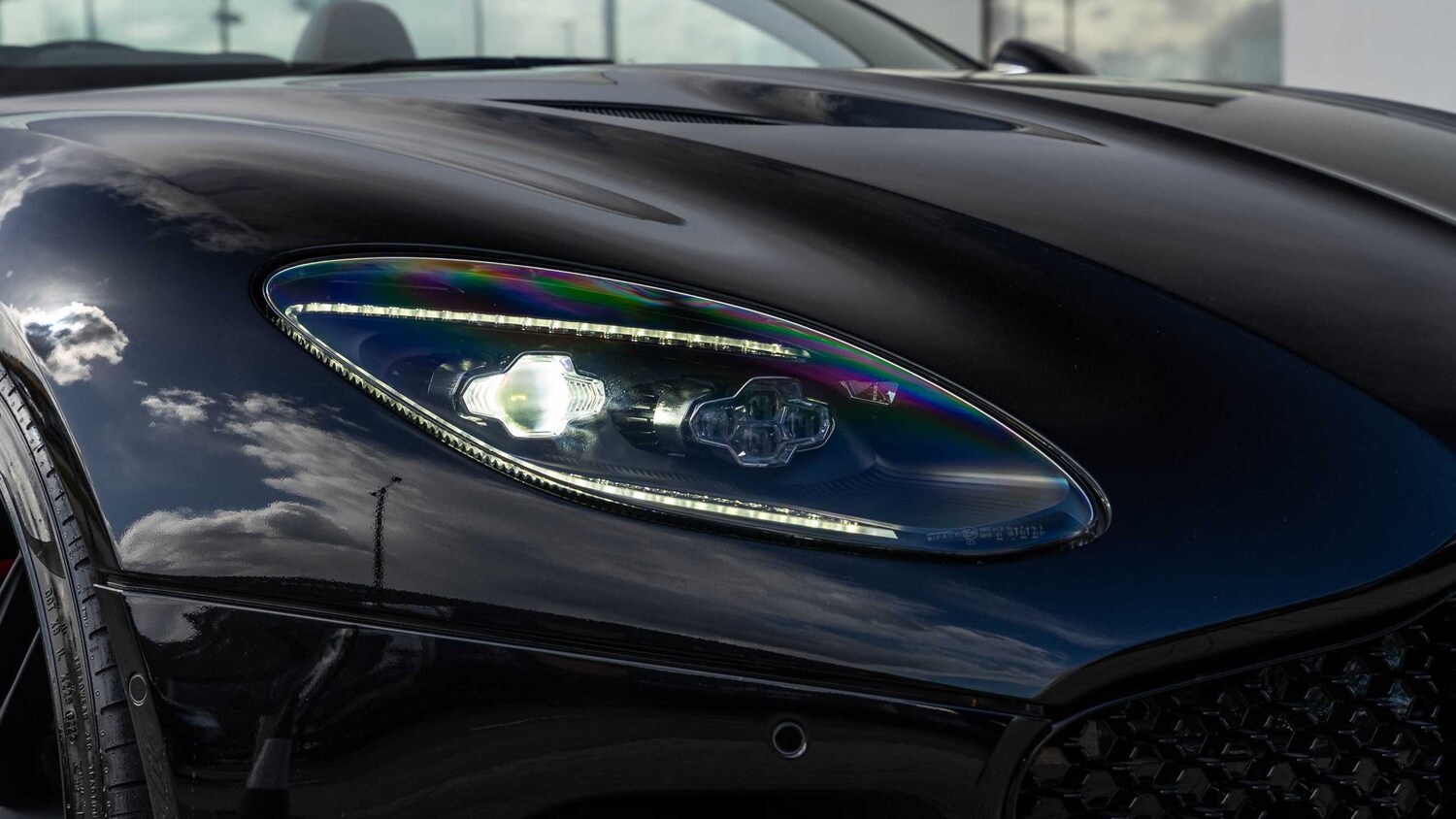 Used Aston Martin DBS 2022 for sale - 78089562: Photo 27