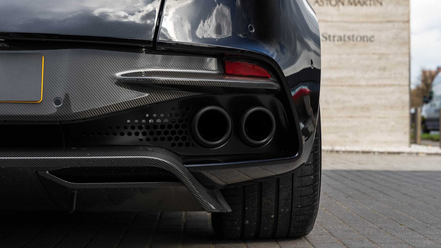 Used Aston Martin DBS 2022 for sale - 78089562: Photo 30