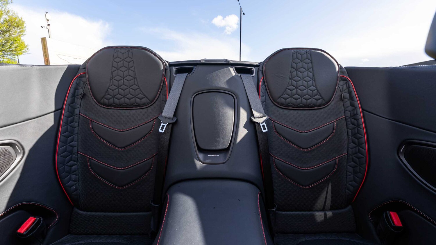 Used Aston Martin DBS 2022 for sale - 78089562: Photo 33