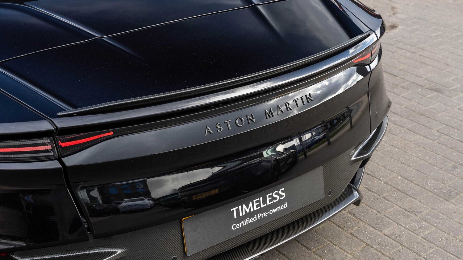 Used Aston Martin DBS 2022 for sale - 78089562: Photo 8