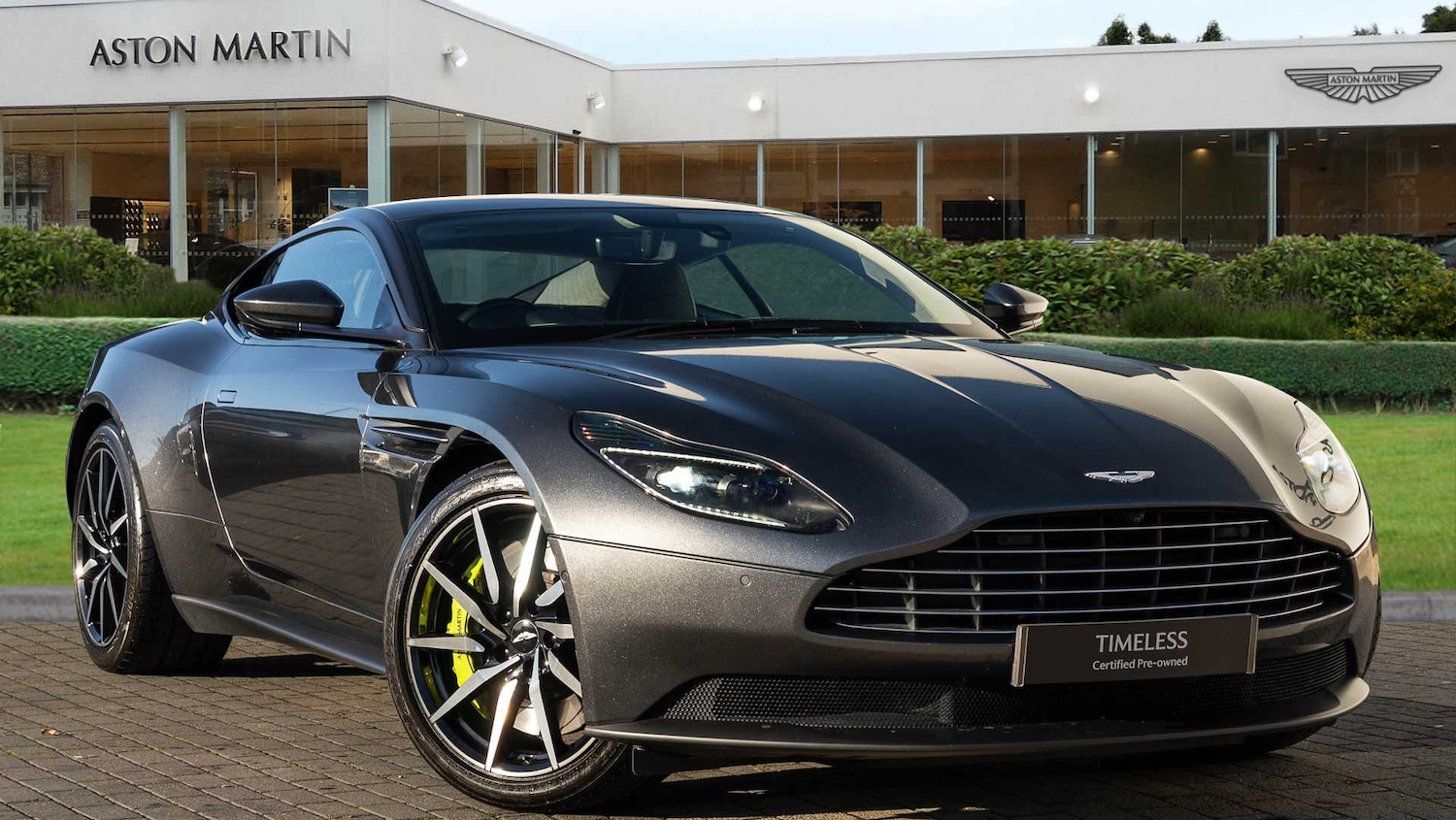 Used Aston Martin DB11 2019 for sale - 76842825: Photo 1