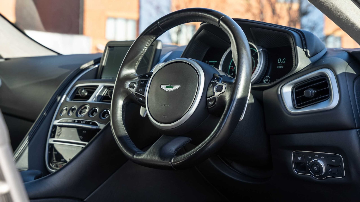 Used Aston Martin DB11 2019 for sale - 76842825: Photo 11