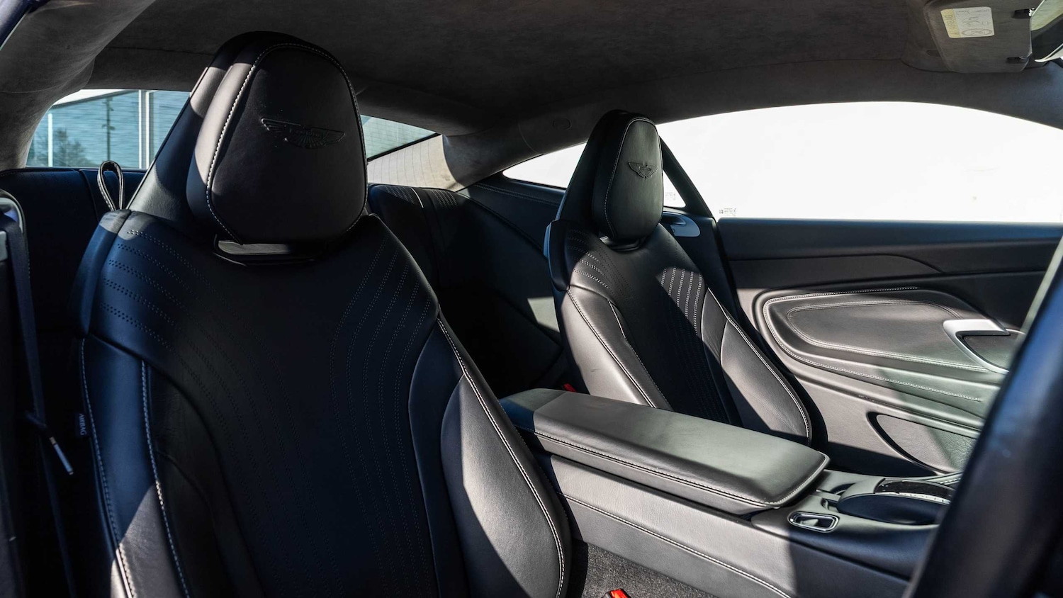 Used Aston Martin DB11 2019 for sale - 76842825: Photo 12