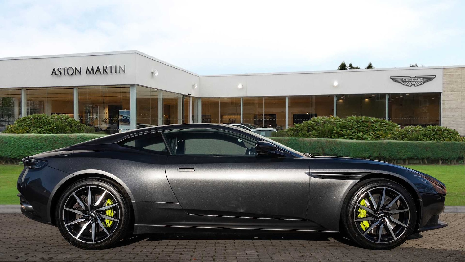 Used Aston Martin DB11 2019 for sale - 76842825: Photo 14