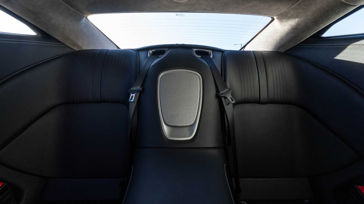 Used Aston Martin DB11 2019 for sale - 76842825: Photo 28