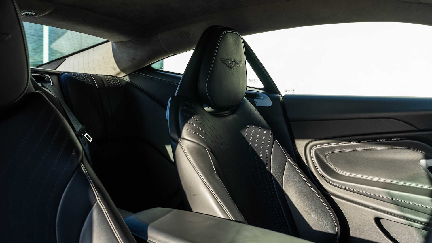 Used Aston Martin DB11 2019 for sale - 76842825: Photo 30