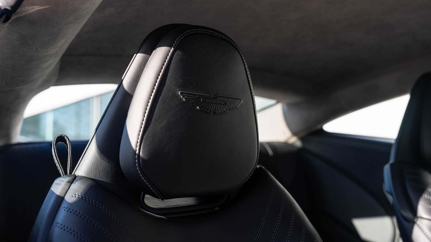 Used Aston Martin DB11 2019 for sale - 76842825: Photo 5