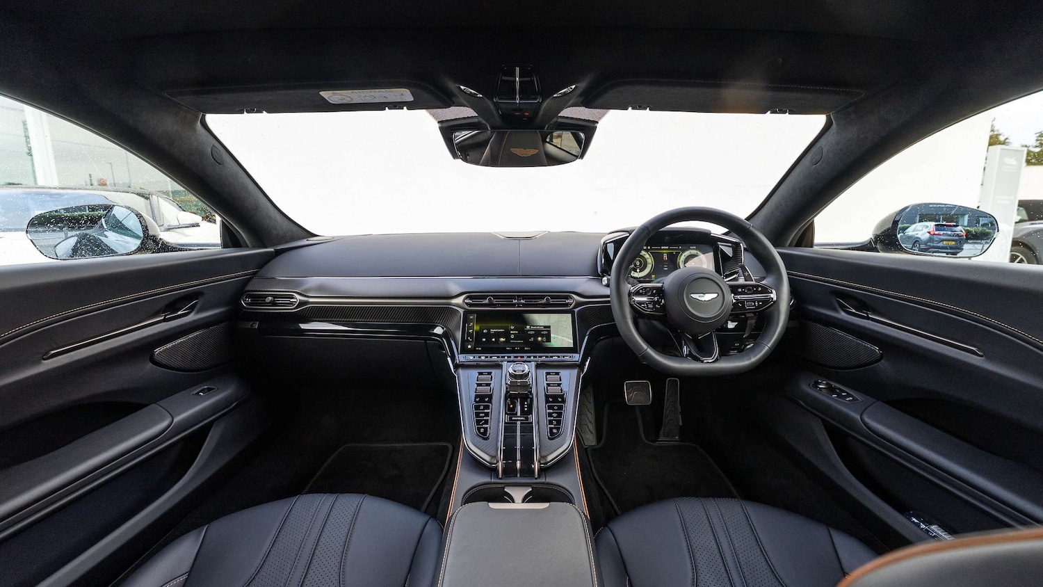 Used Aston Martin Vantage 2025 for sale - 76390607: Photo 11