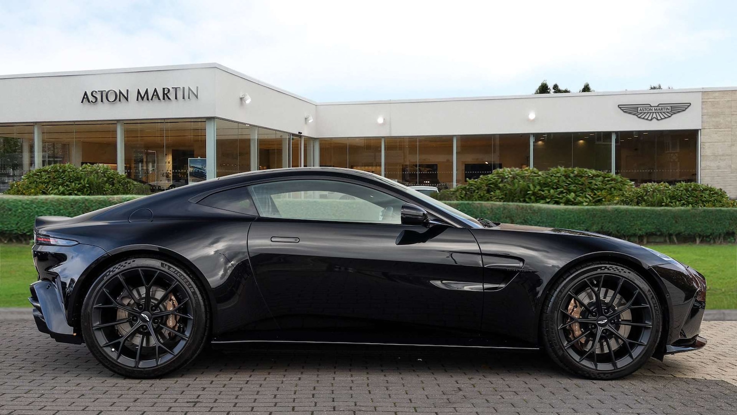 Used Aston Martin Vantage 2025 for sale - 76390607: Photo 13