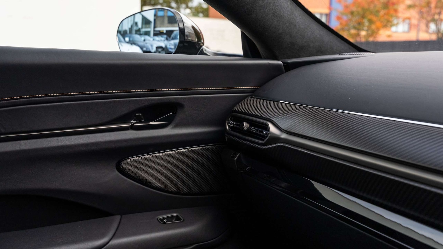 Used Aston Martin Vantage 2025 for sale - 76390607: Photo 24