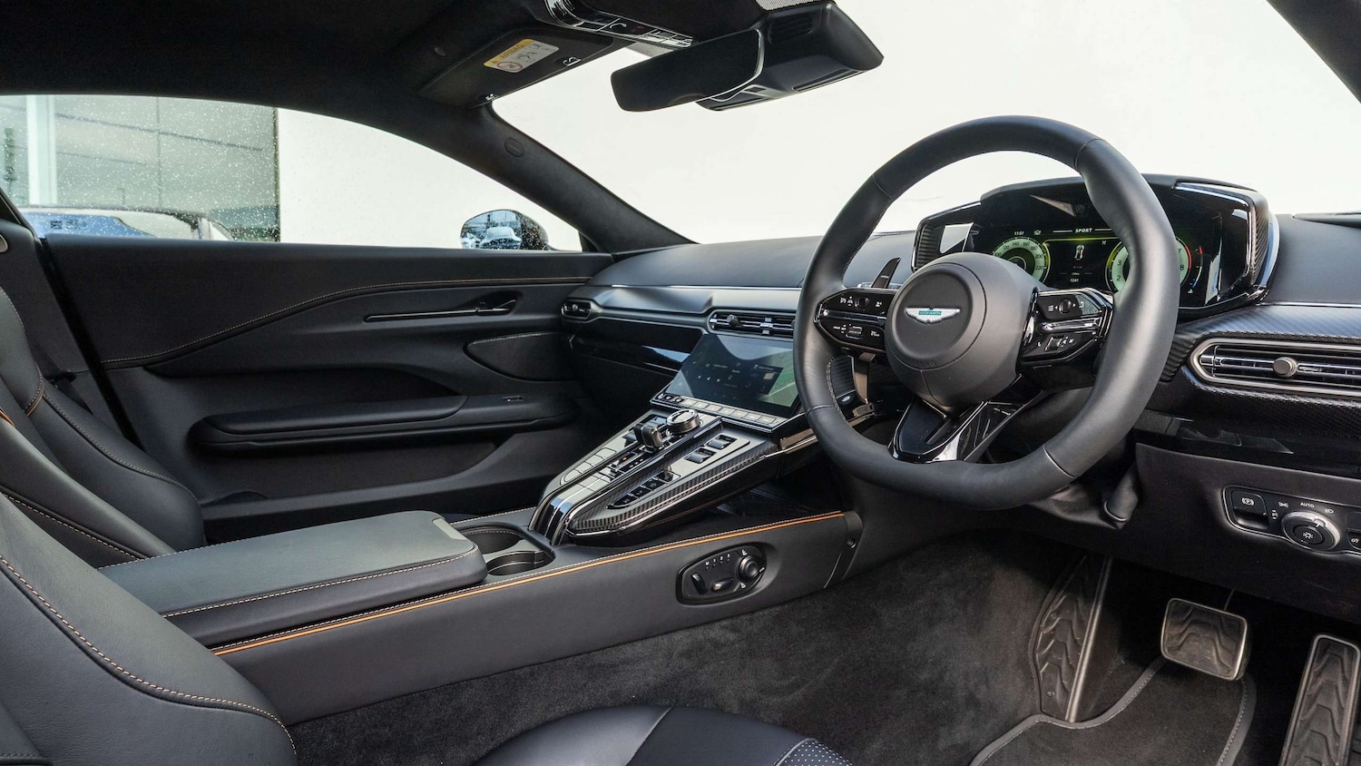 Used Aston Martin Vantage 2025 for sale - 76390607: Photo 3