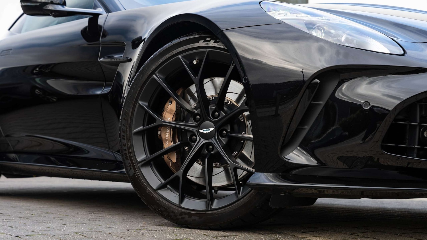 Used Aston Martin Vantage 2025 for sale - 76390607: Photo 4