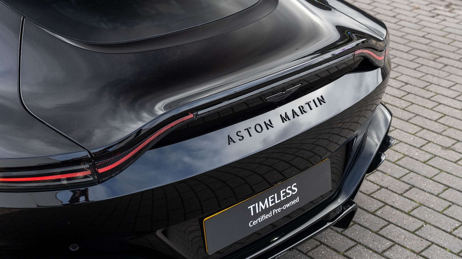 Used Aston Martin Vantage 2025 for sale - 76390607: Photo 8