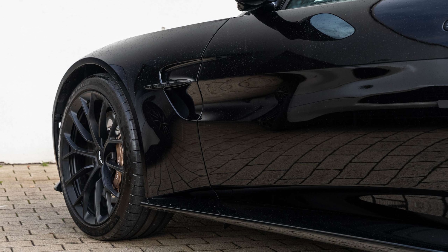 Used Aston Martin Vantage 2025 for sale - 76390607: Photo 9