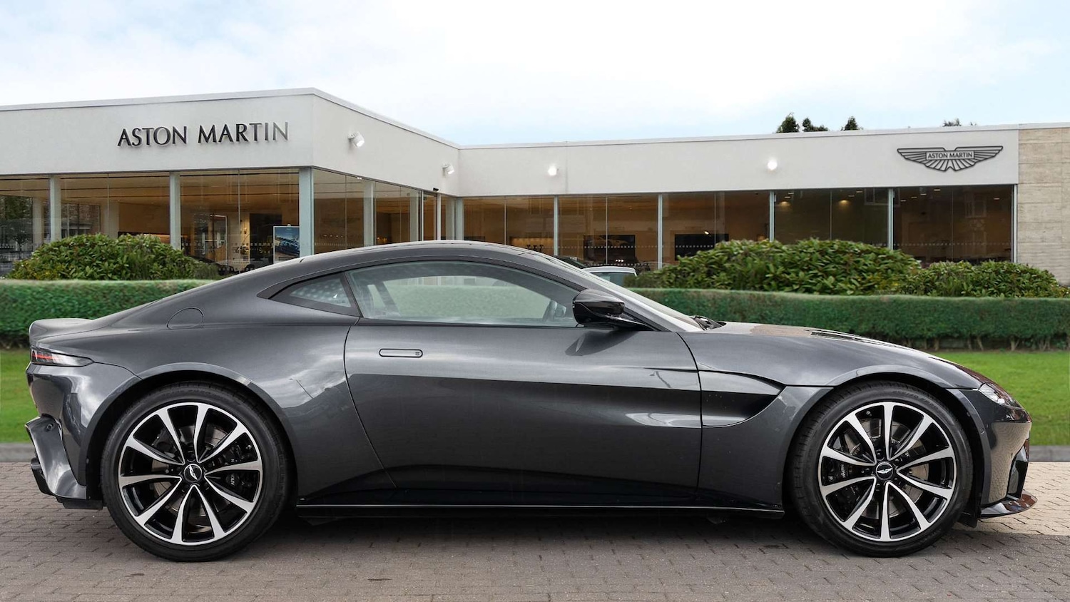 Used Aston Martin Vantage 2019 for sale - 76156078: Photo 13