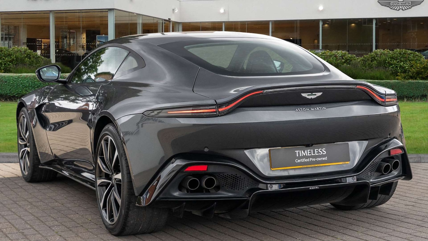 Used Aston Martin Vantage 2019 for sale - 76156078: Photo 2