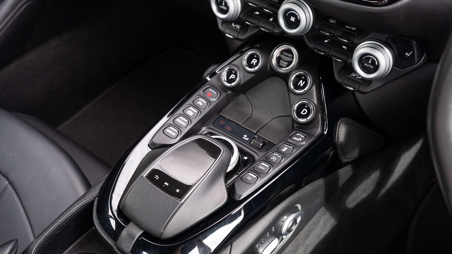 Used Aston Martin Vantage 2019 for sale - 76156078: Photo 24