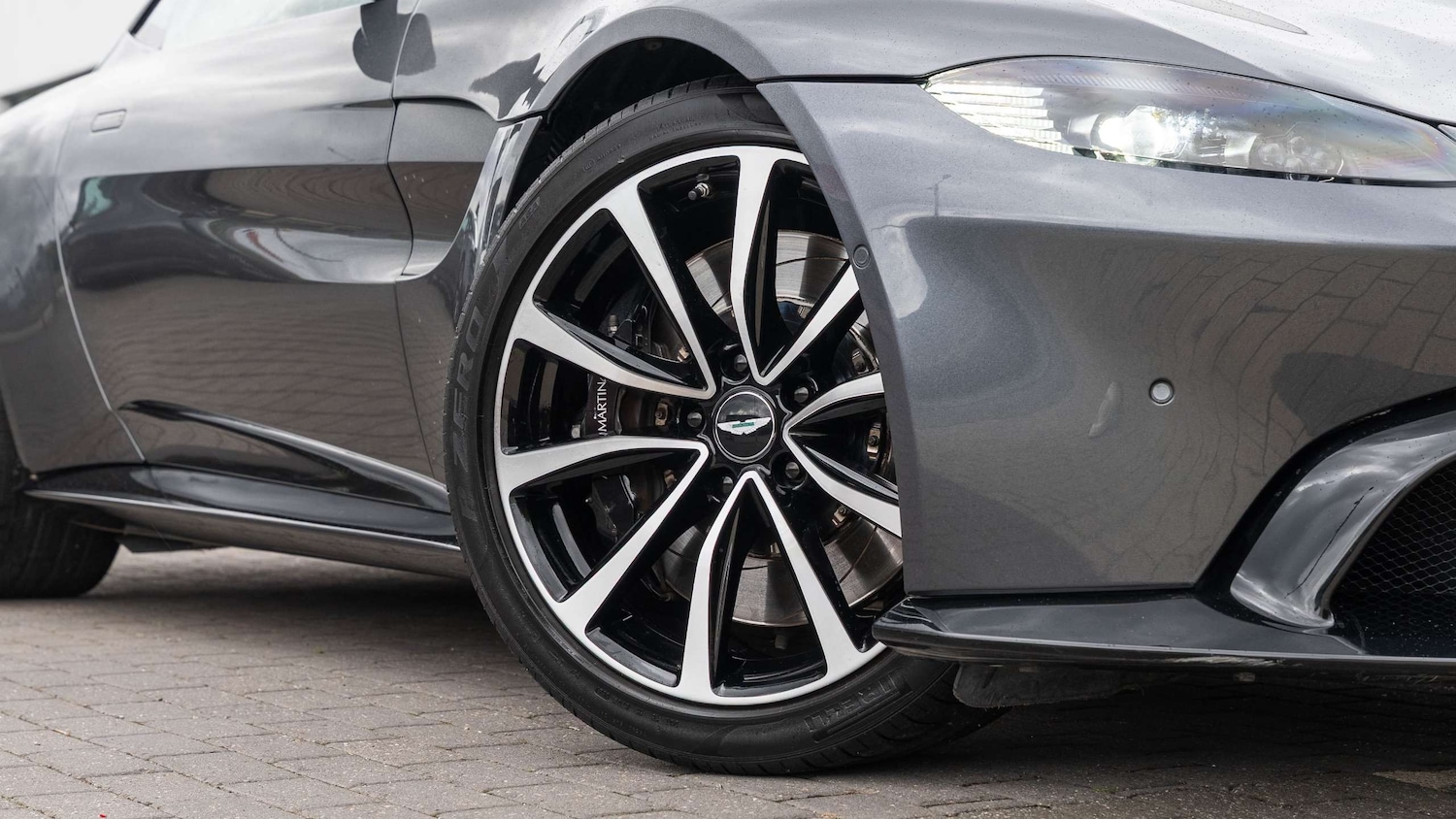 Used Aston Martin Vantage 2019 for sale - 76156078: Photo 4