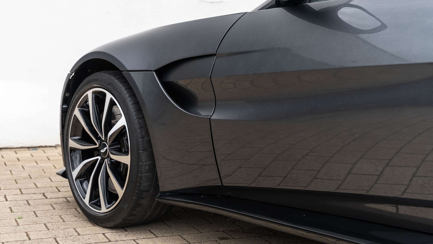 Used Aston Martin Vantage 2019 for sale - 76156078: Photo 9