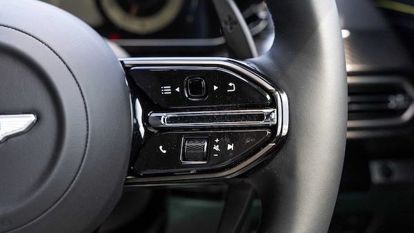 Used Aston Martin Vantage 2025 for sale - 75523113: Photo 30