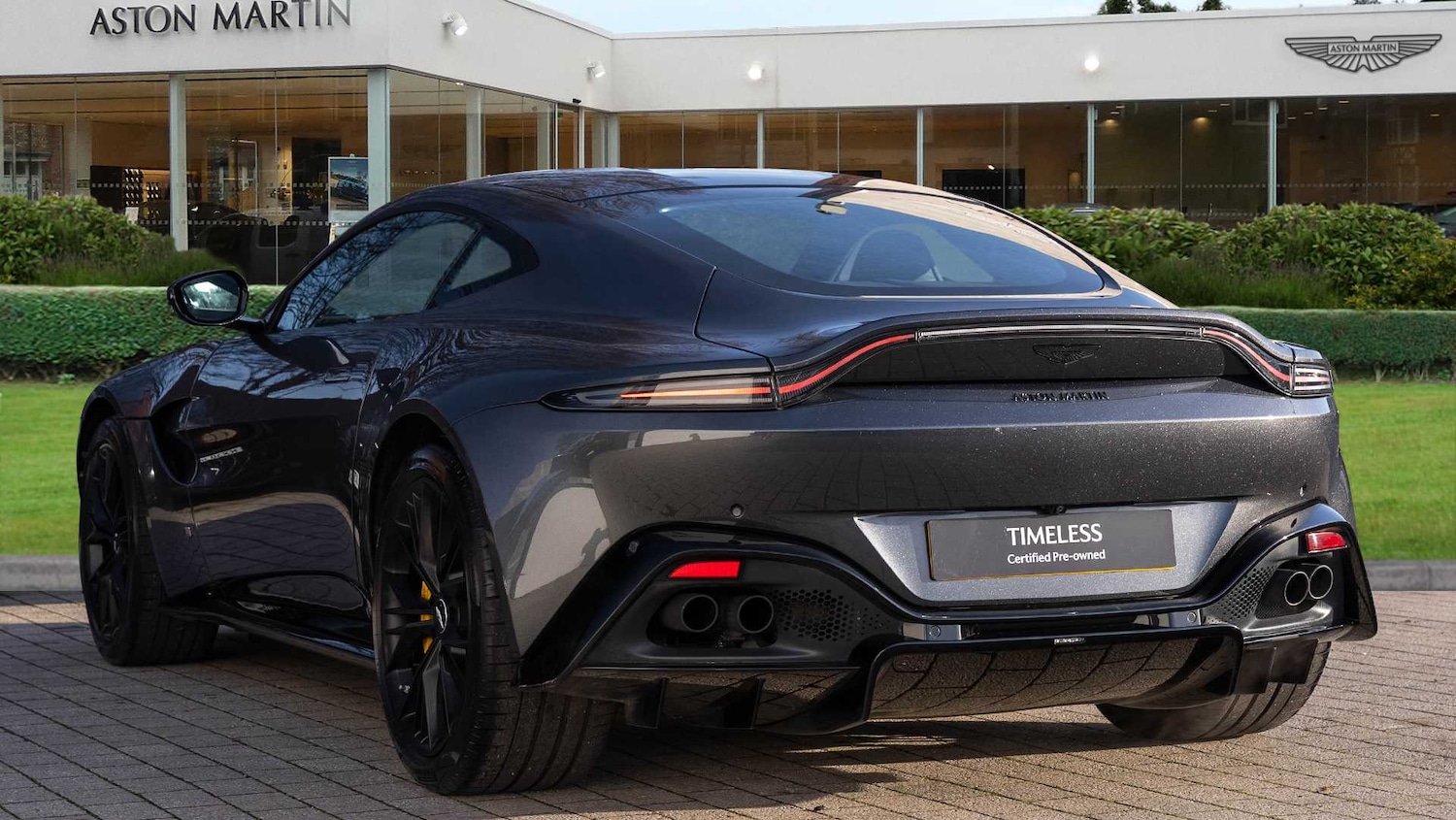 Used Aston Martin Vantage 2021 for sale - 76955135: Photo 2