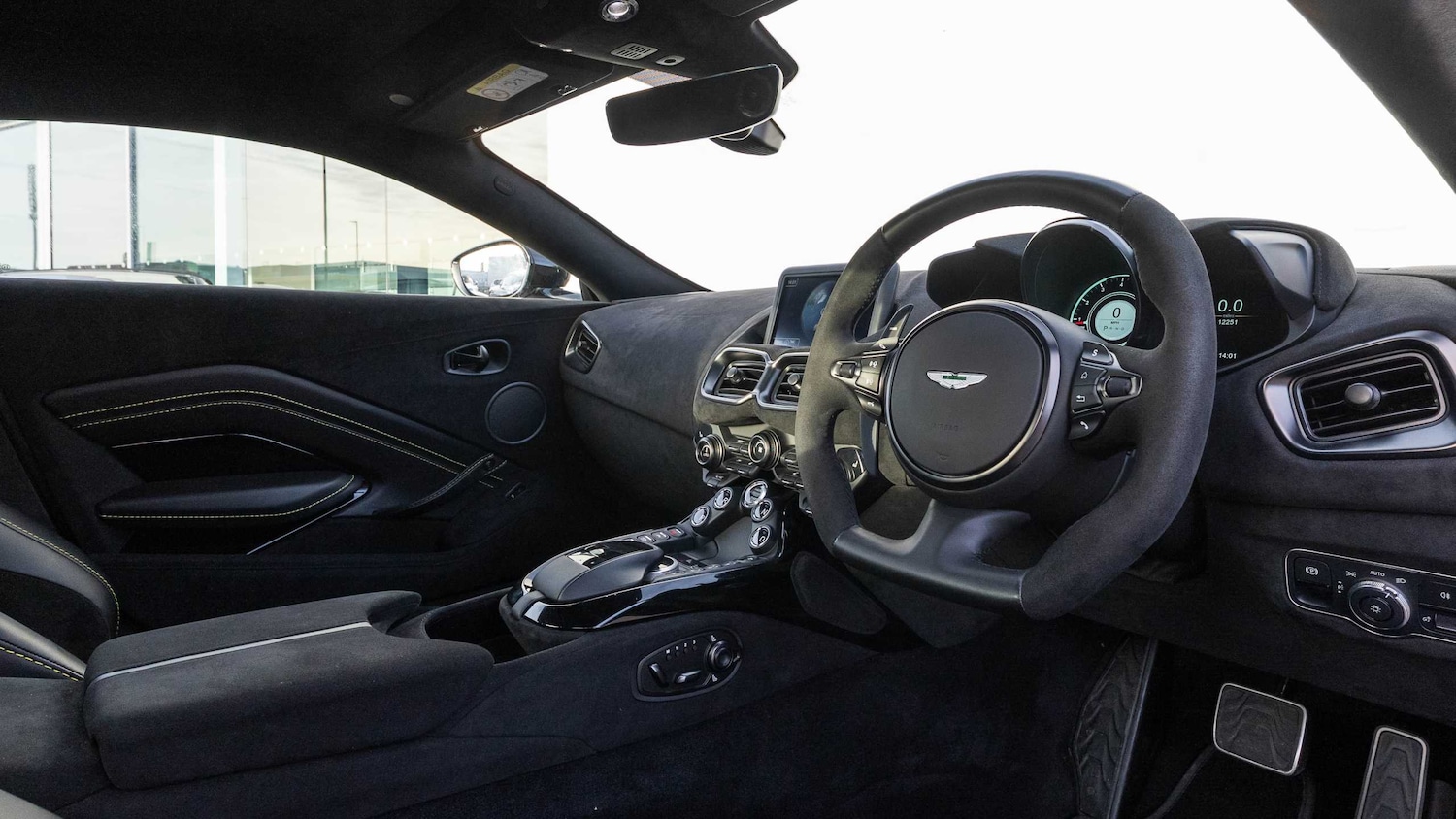 Used Aston Martin Vantage 2021 for sale - 76955135: Photo 3