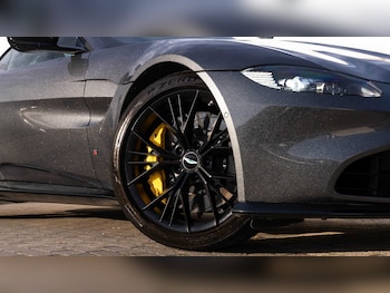 Used Aston Martin Vantage 2021 for sale - 76955135: Photo