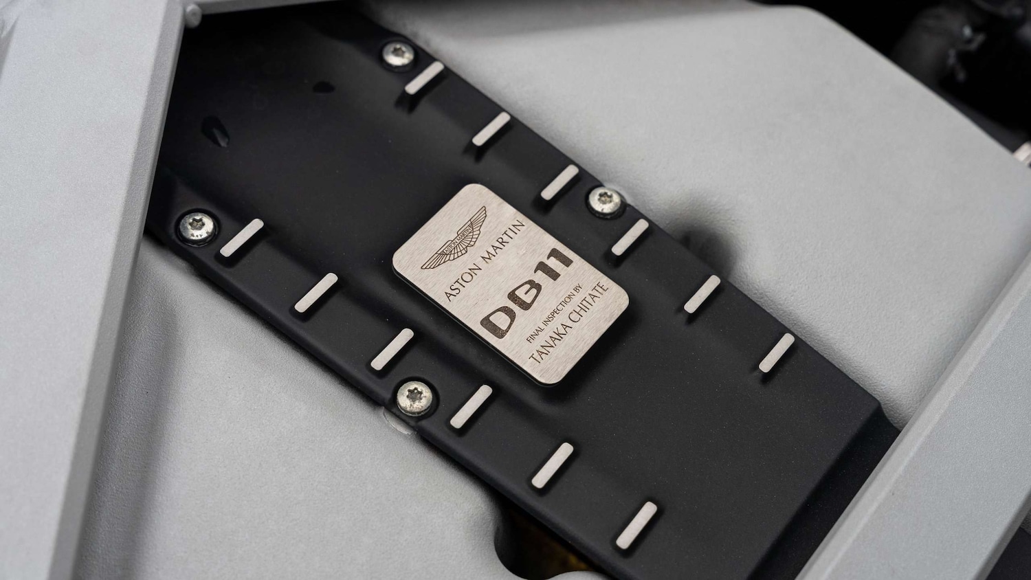 Used Aston Martin DB11 2017 for sale - 76475770: Photo 11