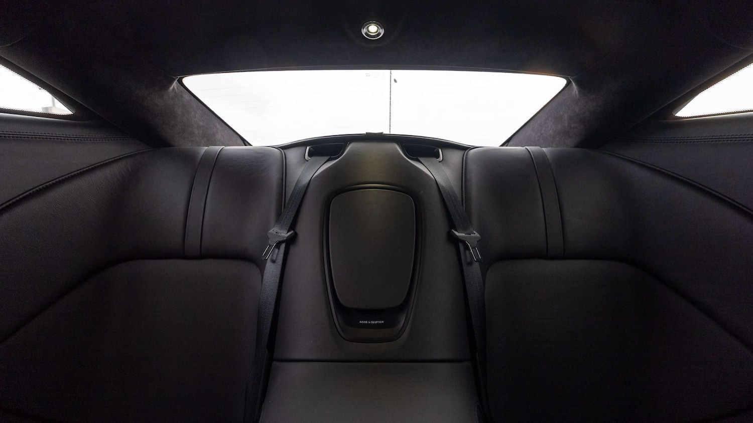 Used Aston Martin DB11 2017 for sale - 76475770: Photo 13