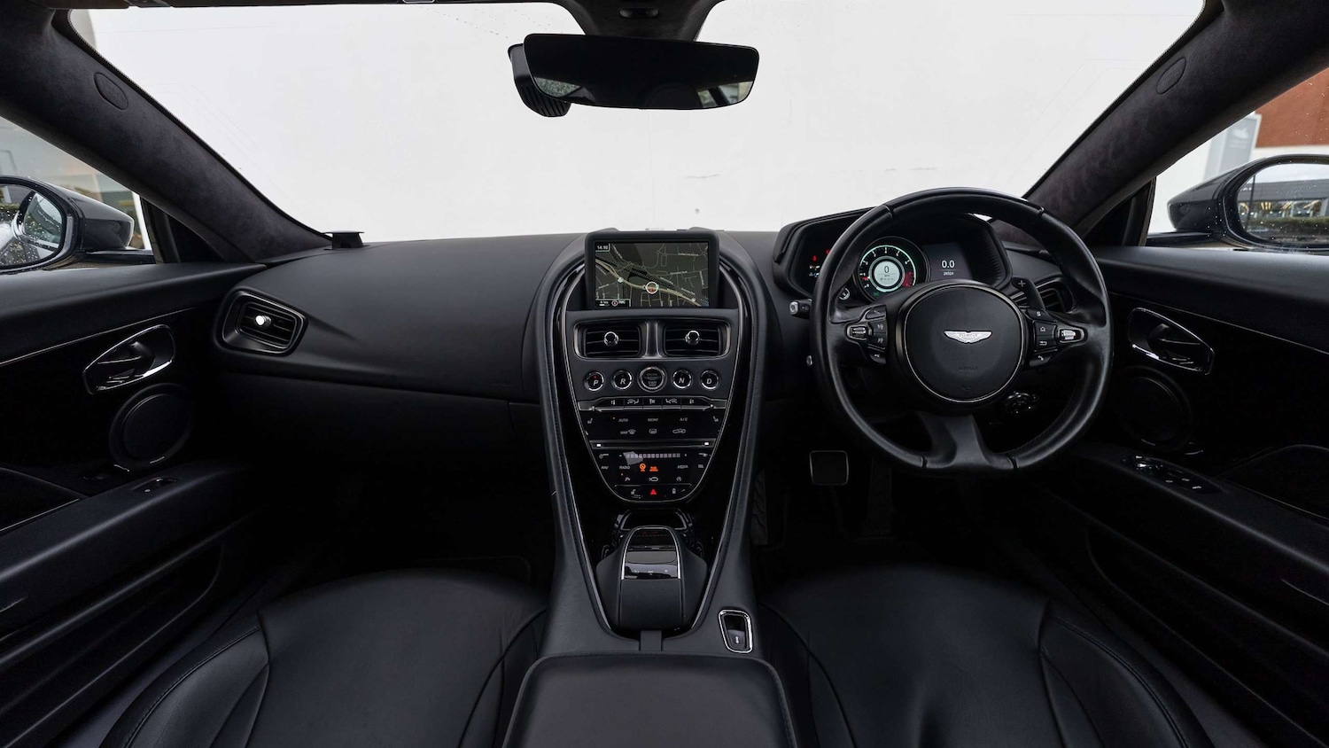 Used Aston Martin DB11 2017 for sale - 76475770: Photo 14