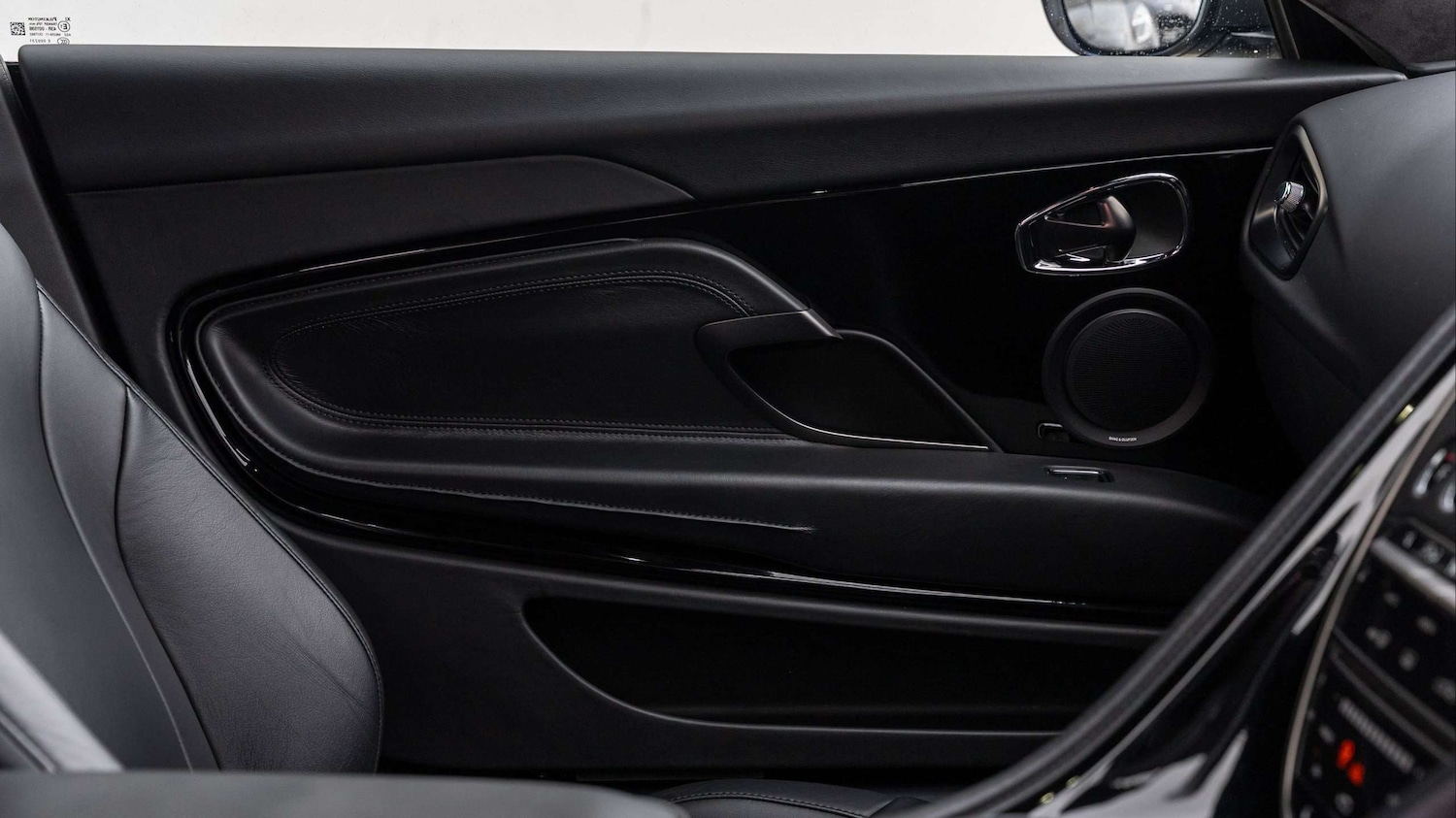 Used Aston Martin DB11 2017 for sale - 76475770: Photo 18