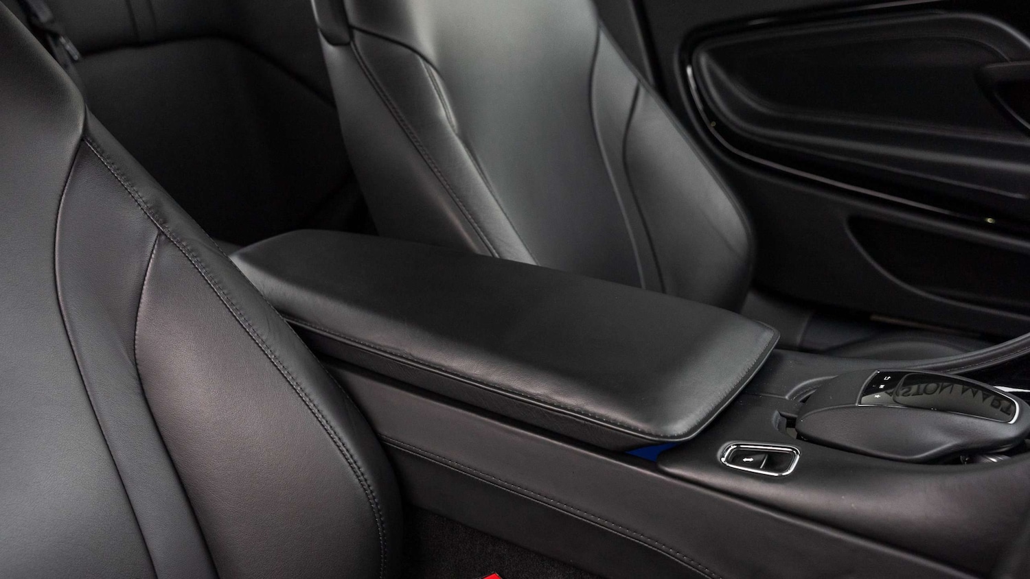 Used Aston Martin DB11 2017 for sale - 76475770: Photo 19