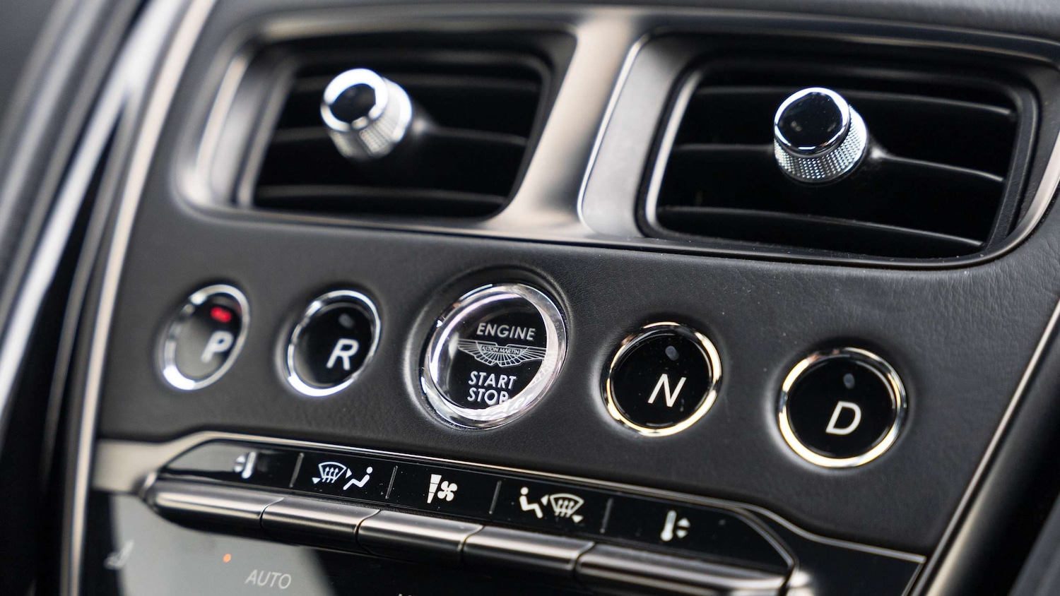 Used Aston Martin DB11 2017 for sale - 76475770: Photo 25