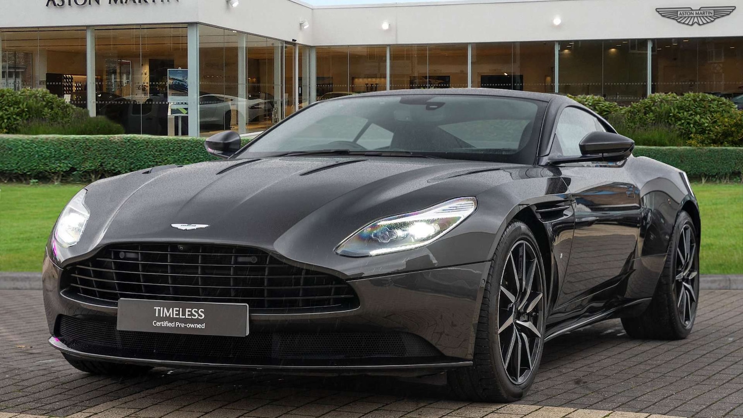 Used Aston Martin DB11 2017 for sale - 76475770: Photo 33