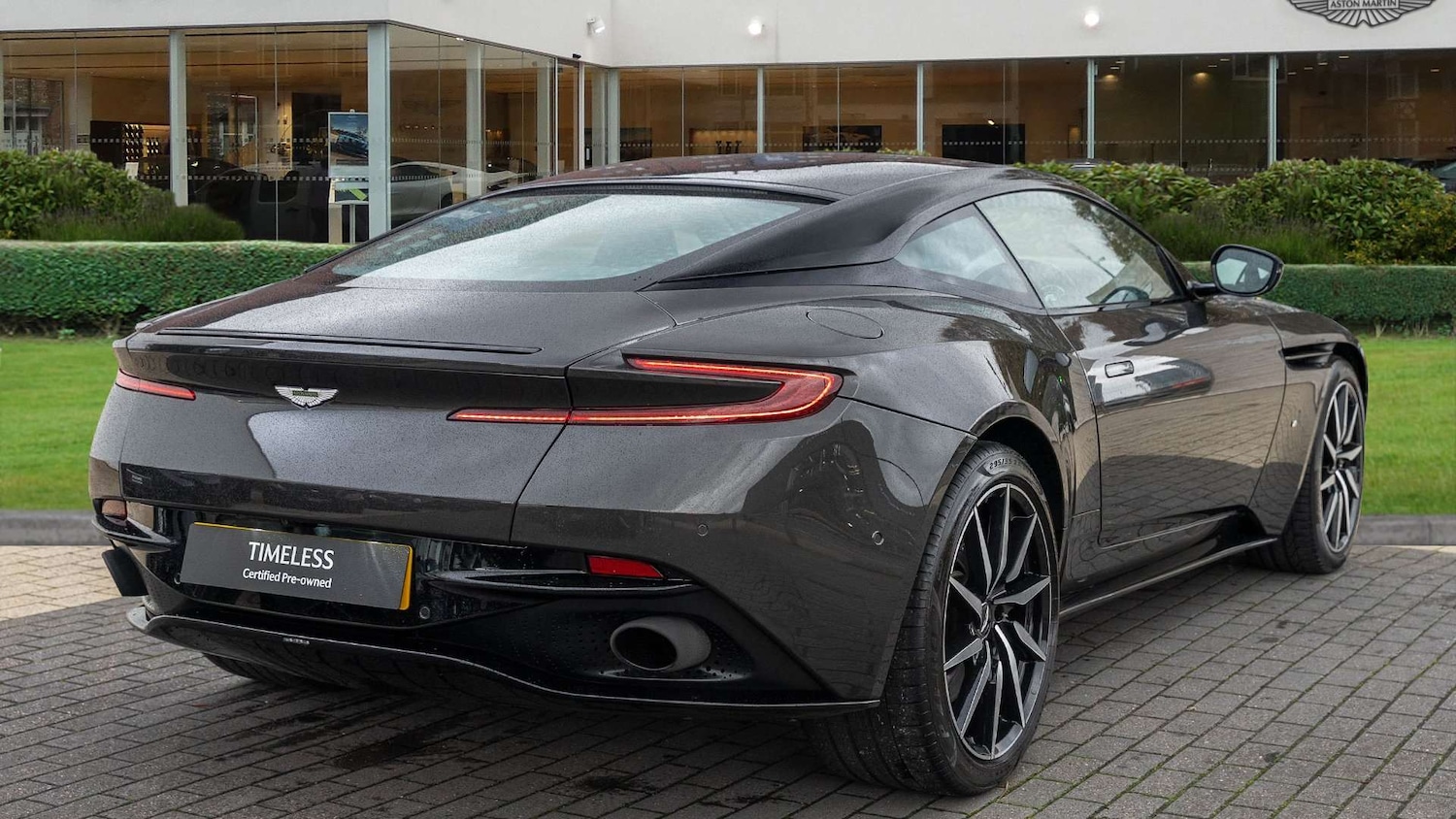 Used Aston Martin DB11 2017 for sale - 76475770: Photo 34