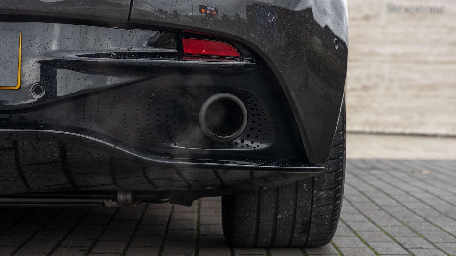 Used Aston Martin DB11 2017 for sale - 76475770: Photo 8