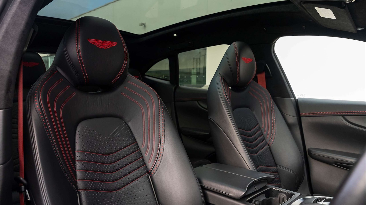 Used Aston Martin DBX 2021 for sale - 77000239: Photo 12