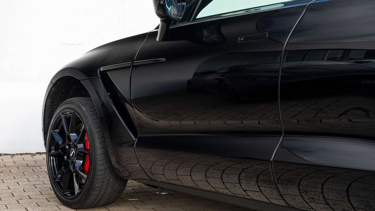 Used Aston Martin DBX 2021 for sale - 77000239: Photo 9