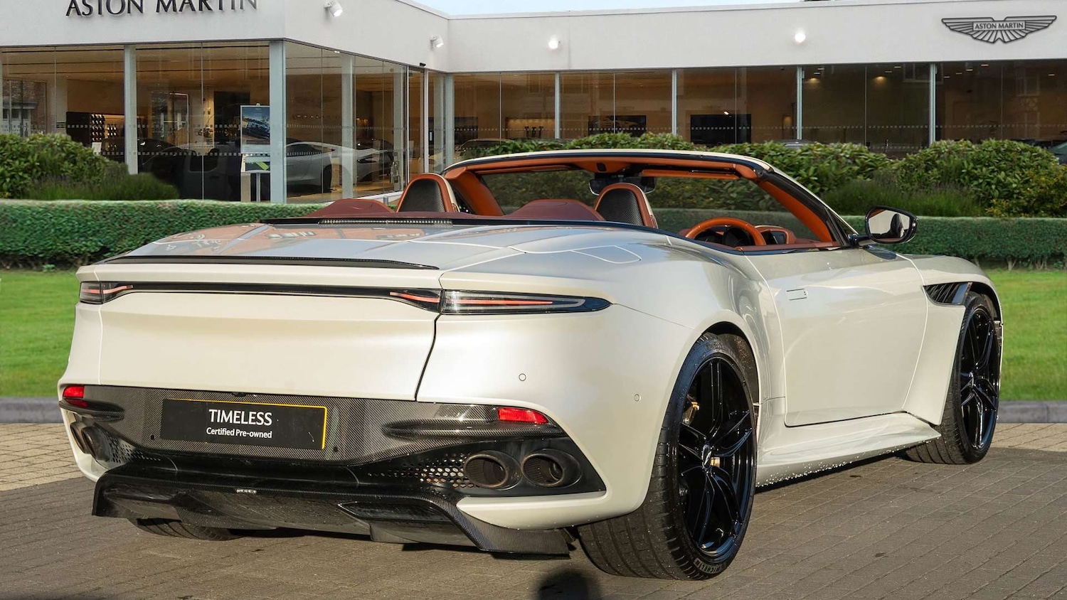 Used Aston Martin DBS 2019 for sale - 76218375: Photo 16