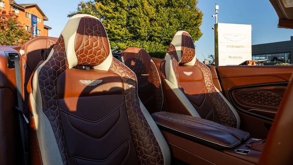 Used Aston Martin DBS 2019 for sale - 76218375: Photo 22