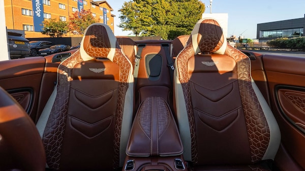 Used Aston Martin DBS 2019 for sale - 76218375: Photo 23